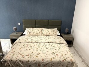 2 chambres, fer et planche à repasser, Wi-Fi gratuit, draps fournis