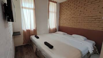 Rom – deluxe | Skrivebord, strykejern/-brett, wi-fi (inkludert) og sengetøy