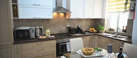 Fridge, microwave, oven, stovetop