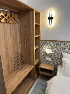 1 chambre, fer et planche à repasser, Wi-Fi gratuit, draps fournis