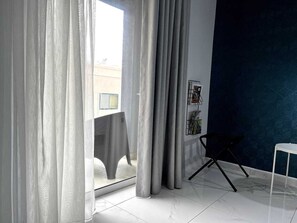 Interior - A lovingly furnished seaside escape 🌴✨ steps from Malta’s best beaches, ferries, and local cafés—perfect for sun, relaxation, and island adventures 🌊🐚. (Il-Mellieħa)