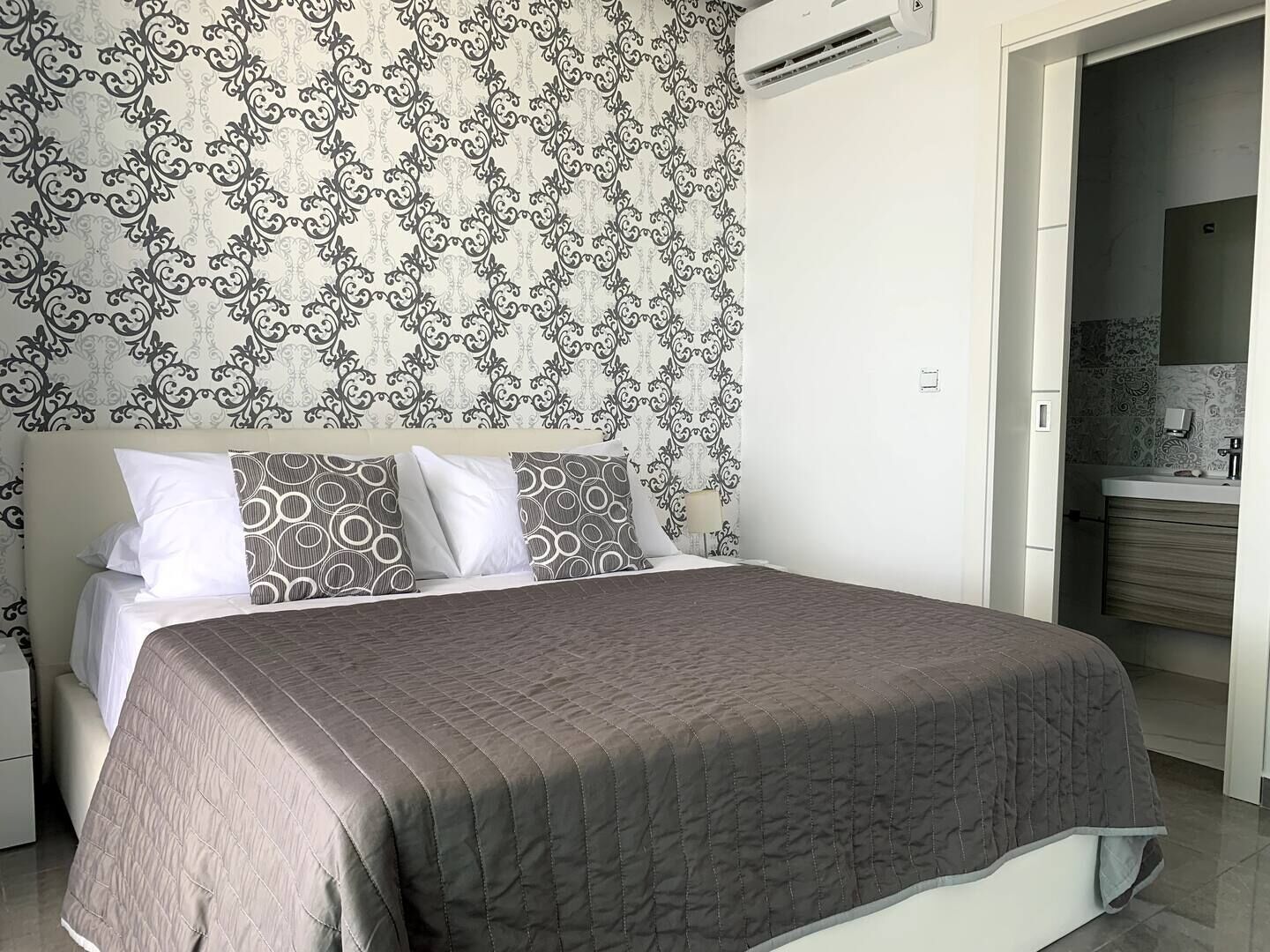 1 camera, ferro/asse da stiro, Wi-Fi gratuito, lenzuola