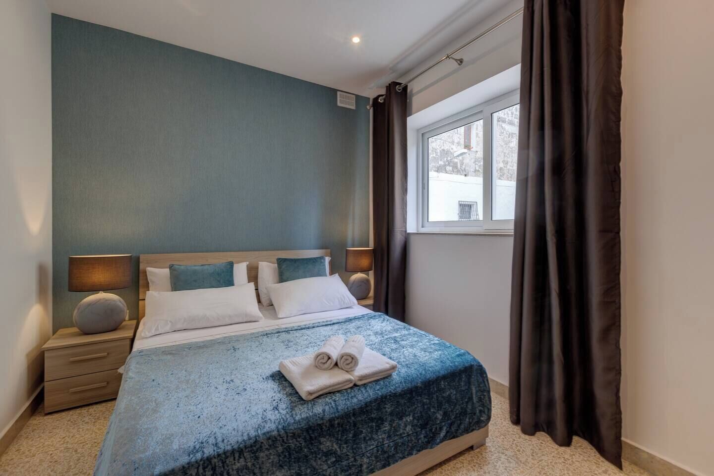 2 chambres, fer et planche à repasser, Wi-Fi gratuit, draps fournis