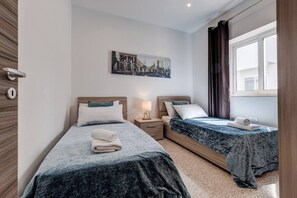 2 bedrooms, iron/ironing board, free WiFi, bed sheets