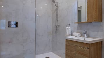 Hair dryer, towels