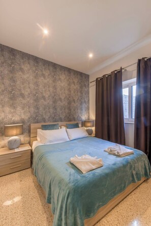 2 bedrooms, iron/ironing board, free WiFi, bed sheets