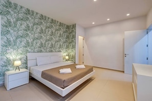 3 chambres, fer et planche à repasser, lit parapluie, Wi-Fi gratuit