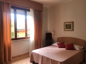 In-room safe, free WiFi, bed sheets