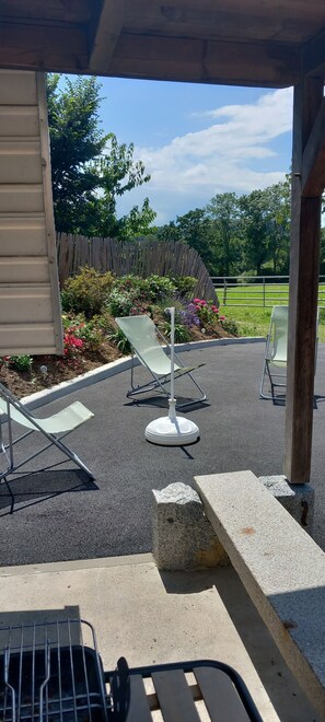 Terrace/patio - Maison de Campagne Entre Terre et mer Dans la Baie du Mont Saint Michel (Saint-Pierre-Langers)