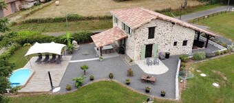 Maison Renove et Independante a Bord du lac Avec Jardin et Piscine Prive