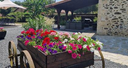 Maison Renove et Independante a Bord du lac Avec Jardin et Piscine Prive