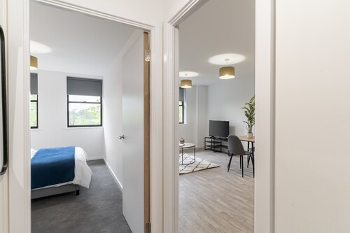 Host & Stay | 36 Waterside Place