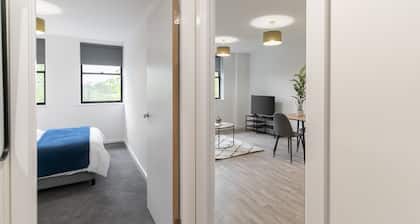 Host & Stay | 36 Waterside Place
