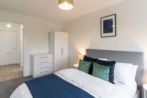 Host & Stay | 36 Waterside Place