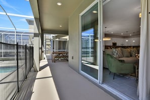 House, 6 Bedrooms | Property grounds - 8946ptd- The Retreat At Championsgate 6 Bedroom Home by RedAwning (Kissimmee)