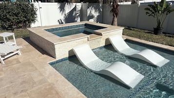 Piscine extérieure, piscine chauffée