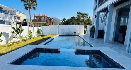 Beach  / Pool / Hot tub / Game Room / Firepit/ Sleeps 10