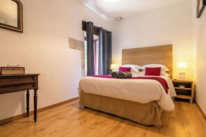 2 Schlafzimmer, Zimmersafe, Bügeleisen/Bügelbrett, kostenloses WLAN
