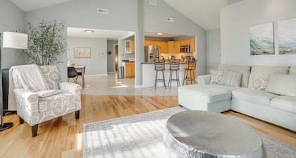 Benton Harbor Home w/ Fire Pit - 2 Mi to Beach!