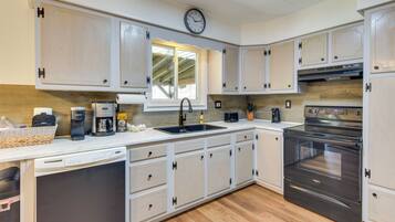 Microwave, oven, kompor, dan mesin pencuci piring