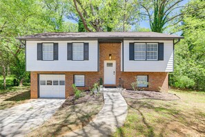 House (3 Bedrooms) | Front of property