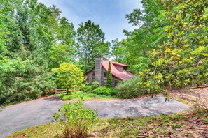 House (1 Bedroom) | Interior - Rustic Cabin w/ Porches: 8 Mi to Tallulah Gorge! (Tiger)