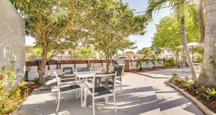 Hollywood Cottage Near Haulover Park: Pets Welcome