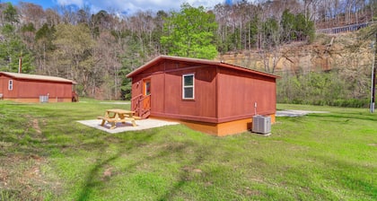 Serene Beattyville Cabin: 24 Mi to Red River Gorge