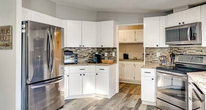 Family-friendly Palm City Home: 14 Mi to Beach!