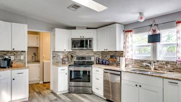 ุงูู
ูุดุฃุฉ ู
ู ุงูุฏุงุฎู