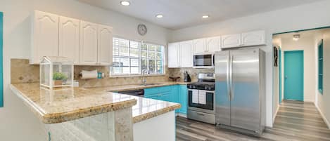 ميكروويف، فرن، موقد طهي مسطح، غسالة أطباق