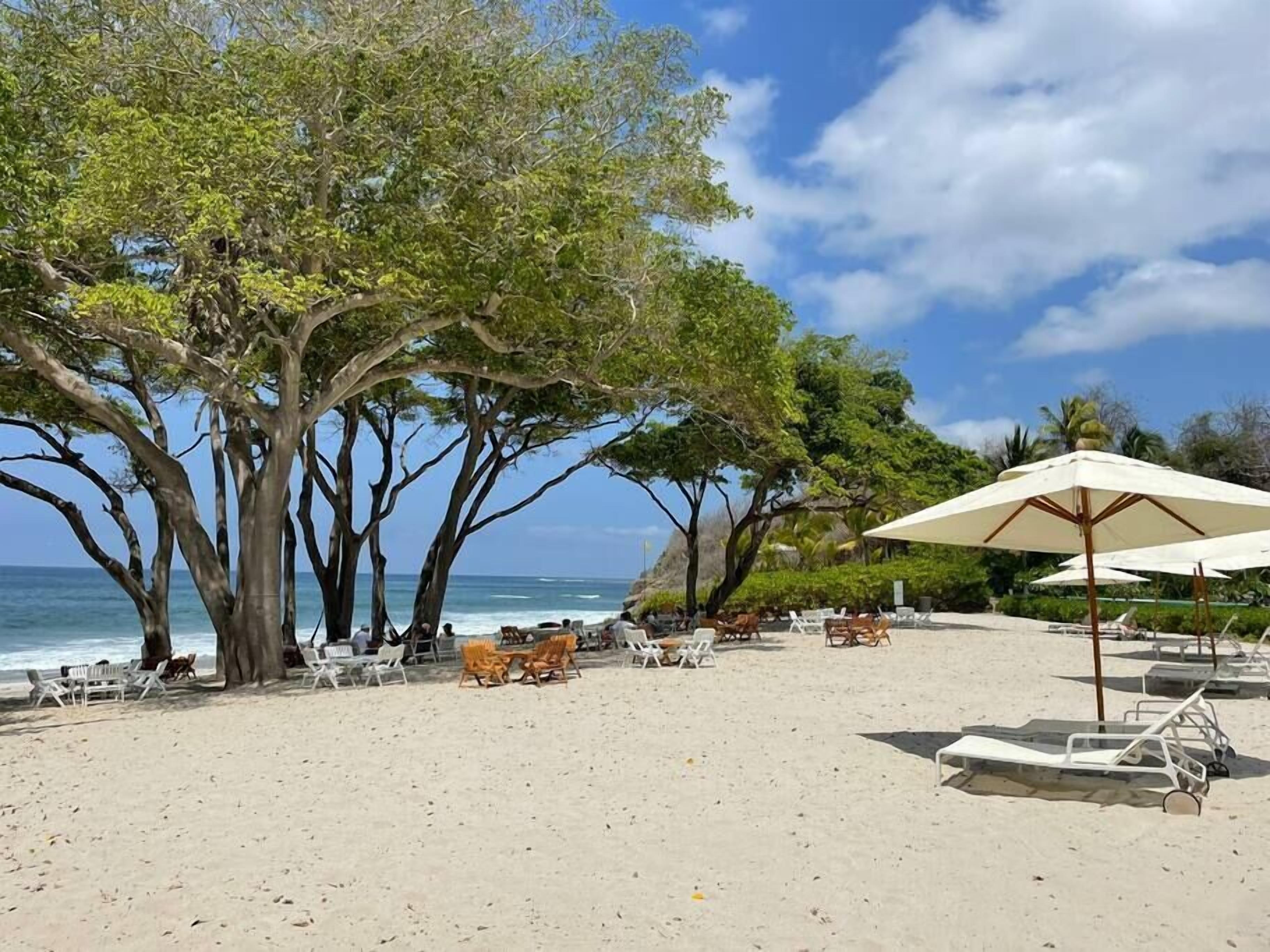 Accommodatie ligt op het strand, strandlakens