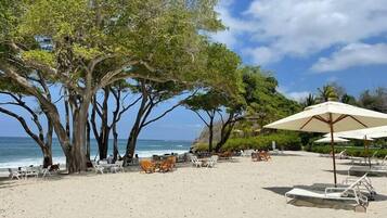 Accommodatie ligt op het strand, strandlakens