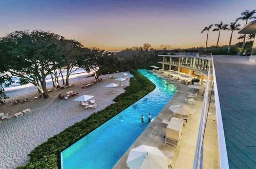 Surfer Paradise -New Ocean Front