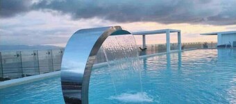 Surfer Paradise -New Ocean Front