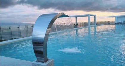 Surfer Paradise -New Ocean Front