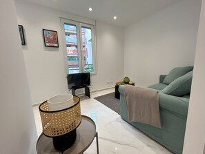 TV - Studio Musso 1, Casino Square, Monaco, calme apt (Beausoleil)