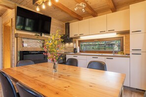 Family Chalet, Multiple Bedrooms (Forest Princess Chalet) | Dining