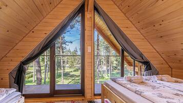 2 phòng ngủ, truy cập Internet không dây miễn phí, bộ trải giường