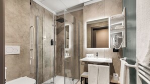 Kamar Superior, balkon | Kamar mandi | Shower, pengering rambut, kloset, dan handuk