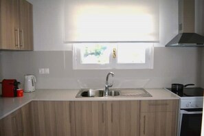 Fridge, oven, stovetop, coffee/tea maker - Tarmaros - Families & Groups - 3 - Malia Outskirts (Sisi)