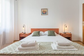 2 bedrooms, WiFi, bed sheets