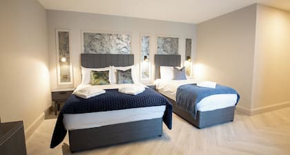 Luxury Large bedroom in the heart of Galway City