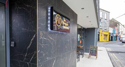 Luxury Large bedroom in the heart of Galway City