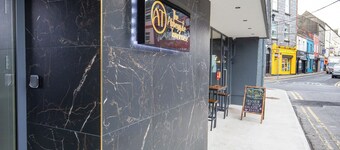 Luxury Large bedroom in the heart of Galway City