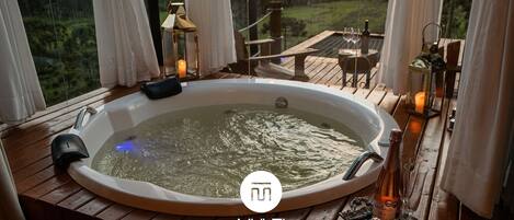 Cabin | Bahagian dalam