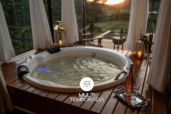 Honeymoon Cabin, Jetted Tub, Mountain View | Jetted tub