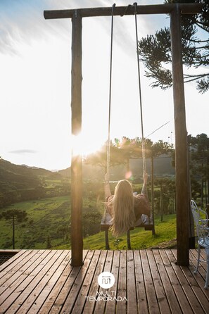 Cabana lua de mel, banheira de hidromassagem, vista para a montanha | Terraço/pátio