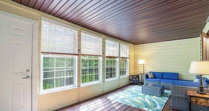 Cozy Lakeside Townhouse