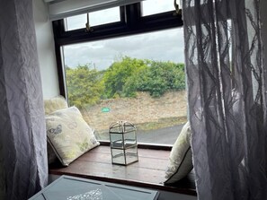 Interior - Stunning Cottage with Log Burner-King Bed-Parking (Frosterley)